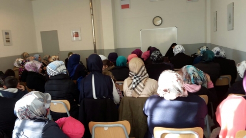 Hatice Çevik Hoca İtalya Bayan Cemaatine Hitabetti