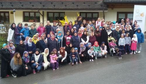 Bölge Kadınlar Teşkilatı Yatılı Eğitim Seminerinde Sakal-ı Şerif Sürprizi Bölge Kadınlar Teşkilatı Yatılı Eğitim Seminerinde Sakal-ı Şerif Sürprizi