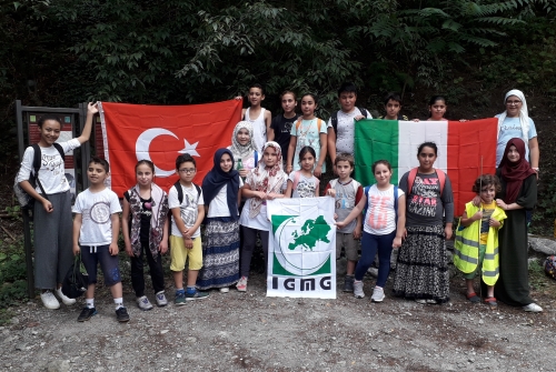 Como Şubesi Yaz Kursu Öğrencileri Baradello Kalesinde Como Şubesi Yaz Kursu Öğrencileri Baradello Kalesinde