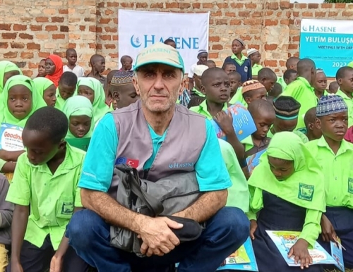Bölge Hasene Sorumlumuz Yüksel Artan Uganda'dan Döndü Bölge Hasene Sorumlumuz Yüksel Artan Uganda'dan Döndü