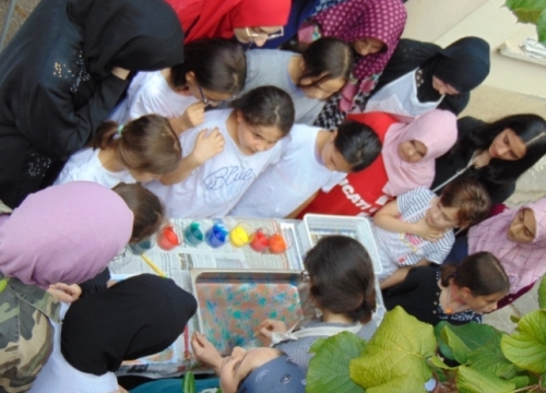 Como Yaz Kursumuzda Ebru Çalışması Como Yaz Kursumuzda Ebru Çalışması